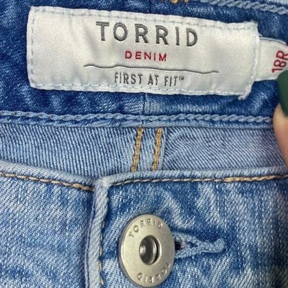 Torrid Super Distressed Boyfriend Ripped Skinny Crop Jeans 18 Blue Medium Wash - Picture 6 of 15